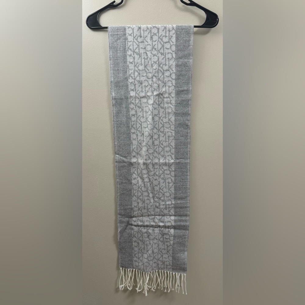 Calvin Klein scarf, OS